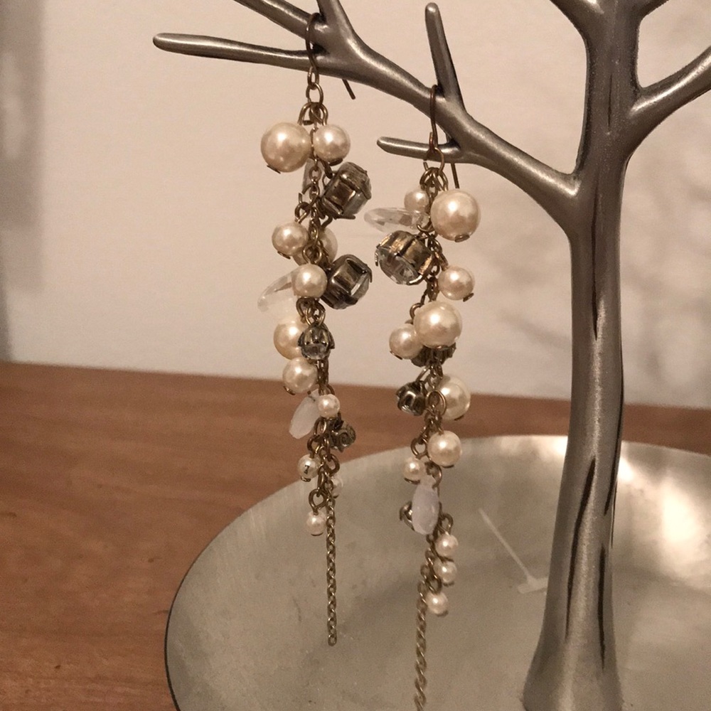 ♥️ Pearly and gold earrings